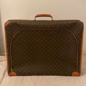 Louis Vuitton Portable 5 Cintres Luggage